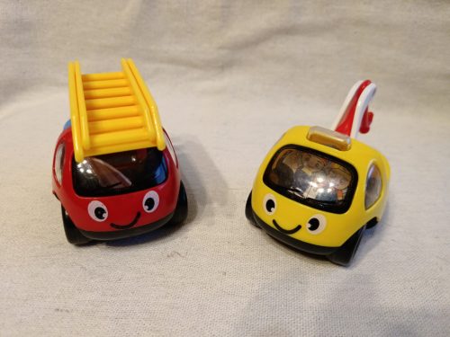 Tologatható, újszerű használt kisautó szett gyerekeknek – 8 cm (G4)