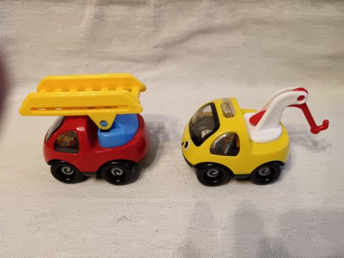 Tologatható, újszerű használt kisautó szett gyerekeknek – 8 cm (G4)