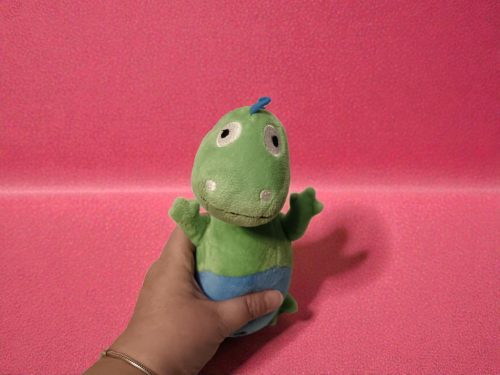 Zöld dinó plüssfigura, 26 cm – jó állapotban (C7)