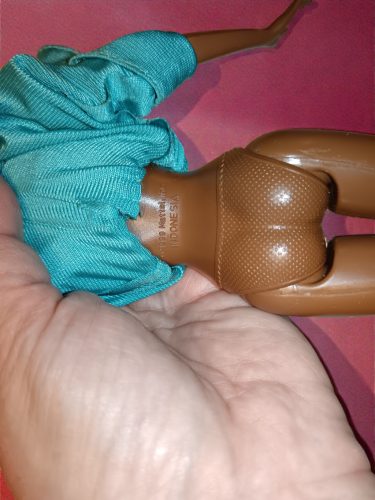 Mattel Disney hercegnő baba, 30 cm – használt, gyengébb állapotú (B6)