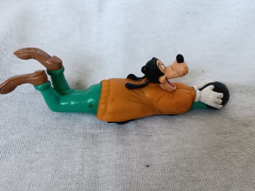 Retro Goofy figura műanyag – használt, 16 cm-es Disney játék (G1)