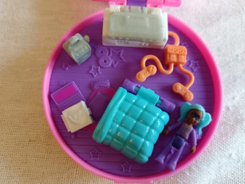 Polly Pocket mini játékszett tükörkompaktban – használt, újszerű állapotban (G4)