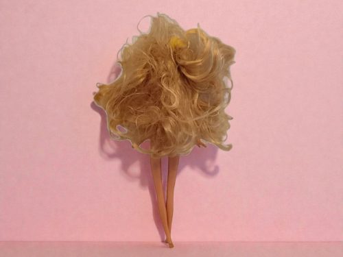 Szőke divatbaba – használt jó állapotú, ruha nélkül (29 cm) (A2)