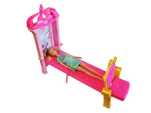 Barbie trónszékből átalakítható ágy és fürdőkád babával – használt, jó állapotú (30 cm baba) (D3)