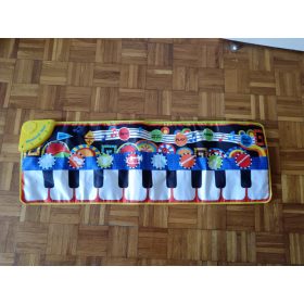   Zenélő játszószőnyeg gyerekeknek használt, újszerű állapotban, 110×36 cm-es méretben (G1) 