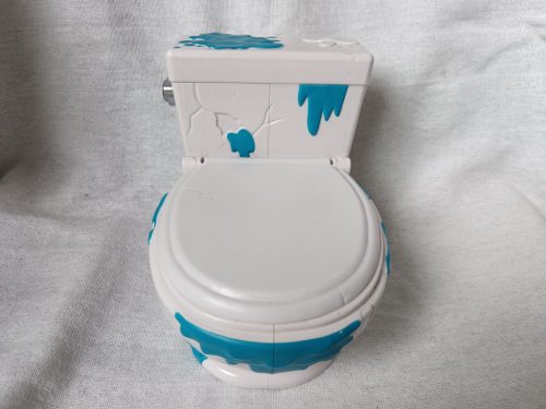 Hangot adó WC formajáték – használt jó állapotú, elemes, 16 cm (G1)